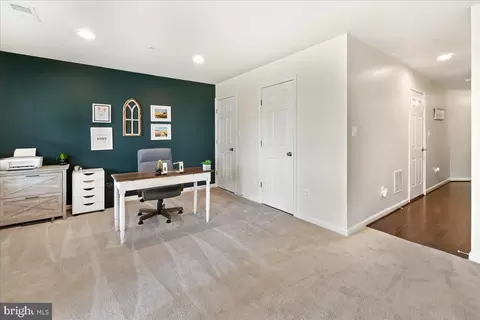 Entry Way - 5986 Whelan Ln, Frederick, MD 21703 photo 7 of 9