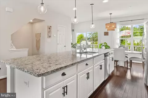 Kitchen - 5986 Whelan Ln, Frederick, MD 21703 photo 4 of 6