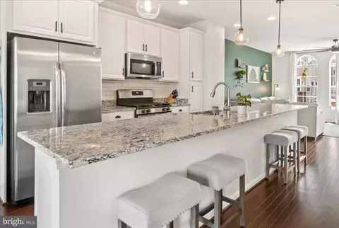 Kitchen - 5986 Whelan Ln, Frederick, MD 21703 photo 5 of 6