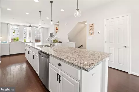 Kitchen - 5986 Whelan Ln, Frederick, MD 21703 photo 6 of 6