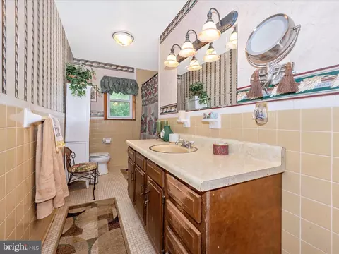 Bath - 5203 New Design Rd, Frederick, MD 21703 photo 1 of 5