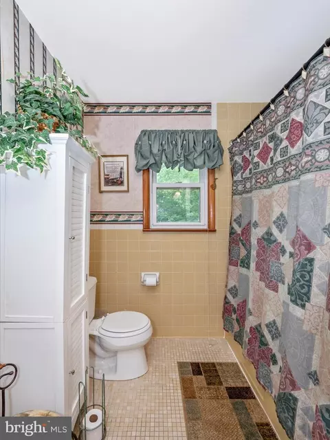 Bath - 5203 New Design Rd, Frederick, MD 21703 photo 3 of 5