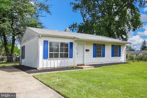 303 Canberra Ct, Frederick, MD 21701 photo 5