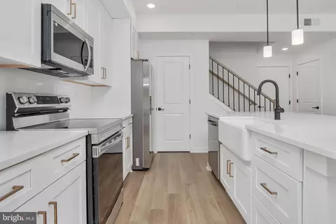 Entry Way - 1622 Blacksmith Way UNIT C, Frederick, MD 21702 photo 3 of 12
