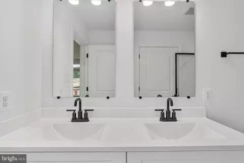 Bath - 1622 Blacksmith Way UNIT C, Frederick, MD 21702 photo 2 of 3