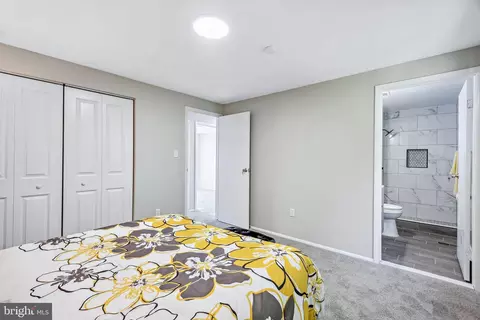 Bedroom - 1824 Meadowgrove Ln, Frederick, MD 21702 photo 4 of 5