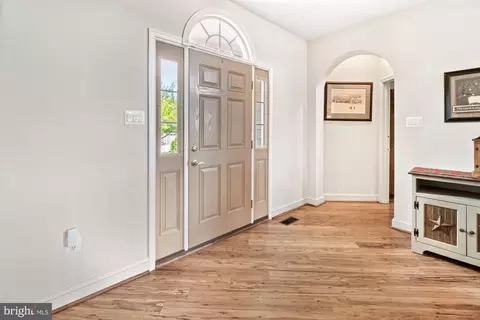 Entry Way - 2649 Monocacy Ford Rd, Frederick, MD 21701 photo 3 of 5