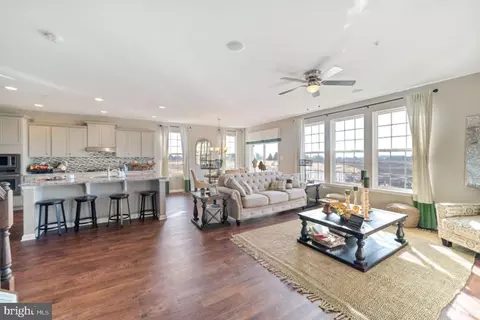 520 Carroll Walk Ave, Frederick, MD 21701 photo 2