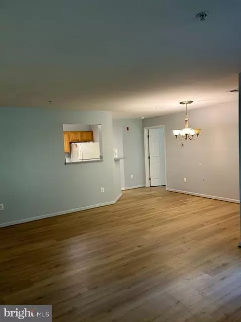 Living - 502 Bradley Ct #5B, Frederick, MD 21703 photo 2 of 2