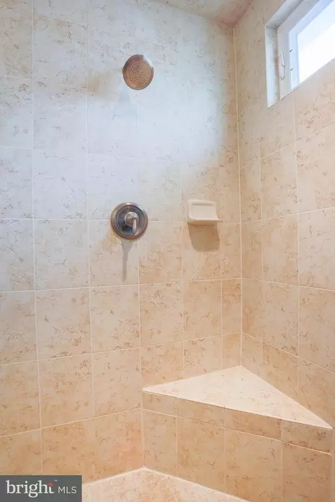 Bath - 3579 Katherine Way, Frederick, MD 21704 photo 4 of 10
