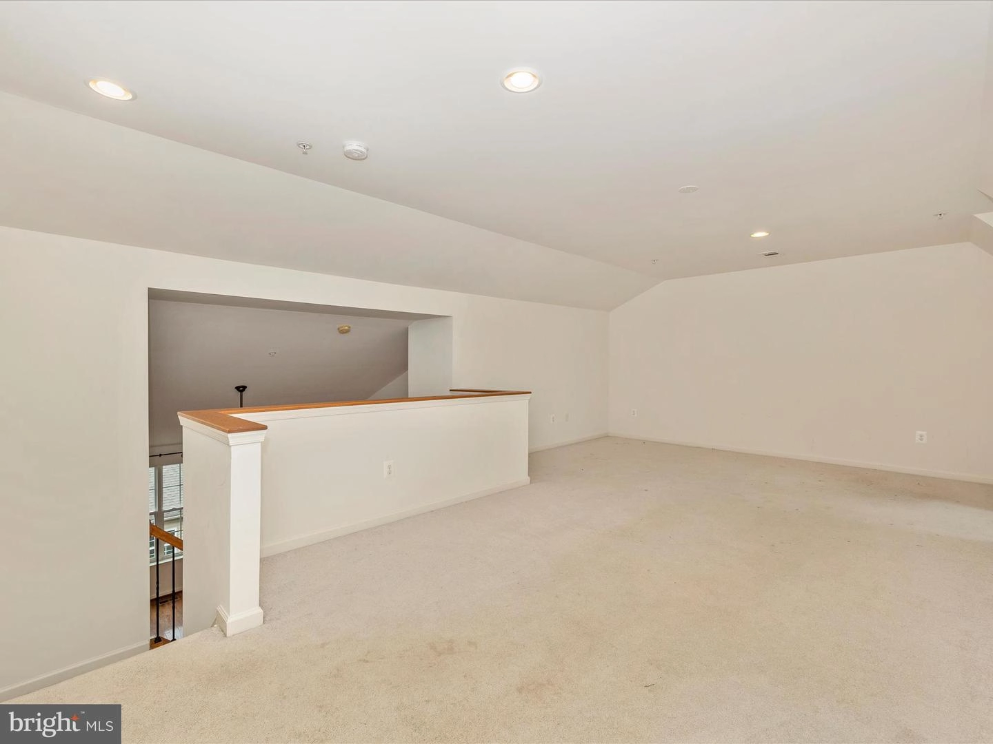Living - 2526 Mill Race Rd, Frederick, MD 21701 photo 9 of 10
