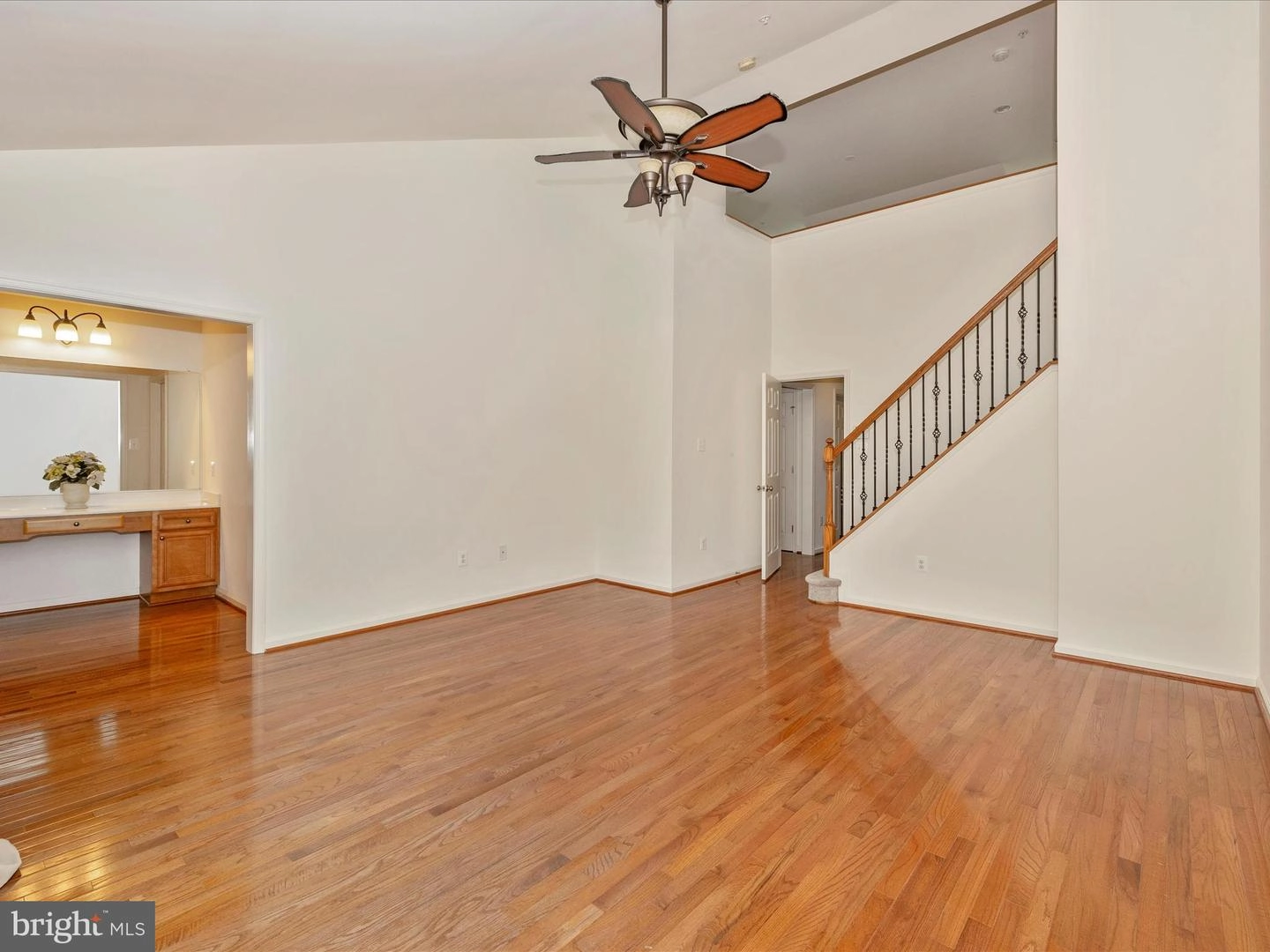 Living - 2526 Mill Race Rd, Frederick, MD 21701 photo 8 of 10