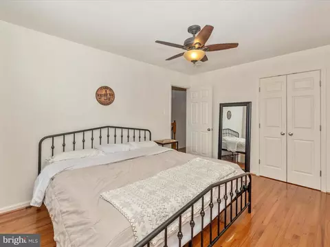 Bedroom - 2526 Mill Race Rd, Frederick, MD 21701 photo 2 of 4