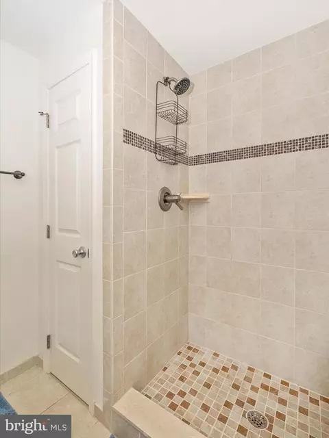 Bath - 2526 Mill Race Rd, Frederick, MD 21701 photo 6 of 6
