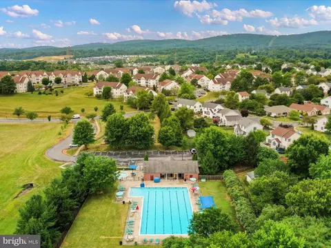 View/Area - 2100 Yates Dr #6 1D, Frederick, MD 21702 photo 3 of 8