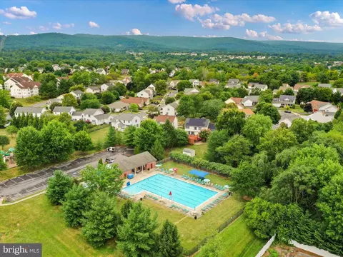 View/Area - 2100 Yates Dr #6 1D, Frederick, MD 21702 photo 2 of 8