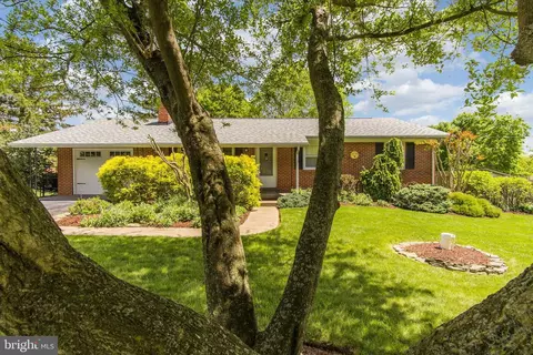 7913 Wit Mere Ct, Frederick, MD 21702 photo 2