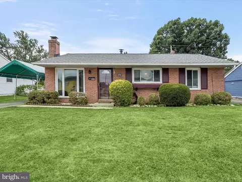 276 Pinoak Ln, Frederick, MD 21701