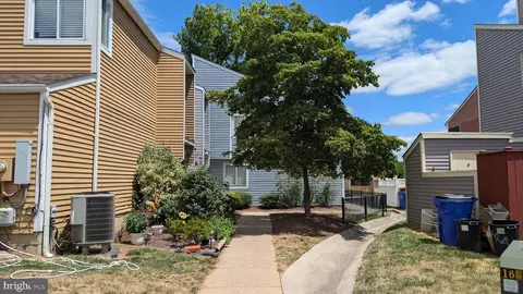 7299 E Coachlight Ct, Frederick, MD 21703 photo 4
