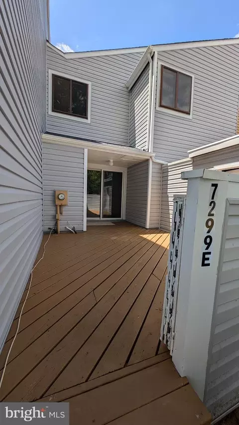 7299 E Coachlight Ct, Frederick, MD 21703 photo 3