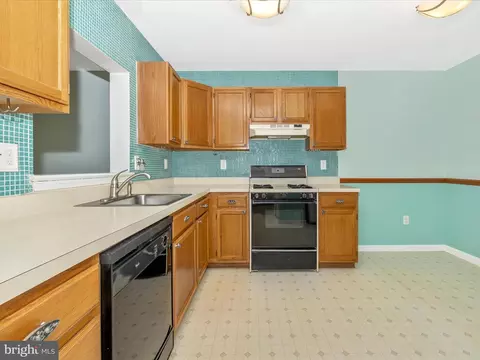 1235 Dahlia Ln, Frederick, MD 21703 photo 5