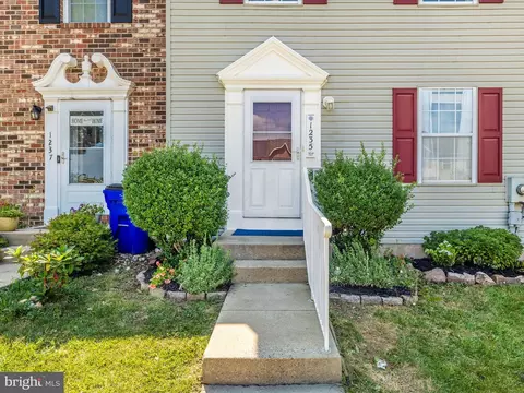 1235 Dahlia Ln, Frederick, MD 21703 photo 3