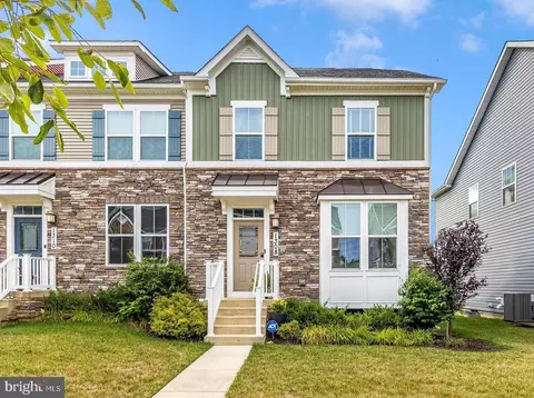 1308 Scheer St, Brunswick, MD 21716