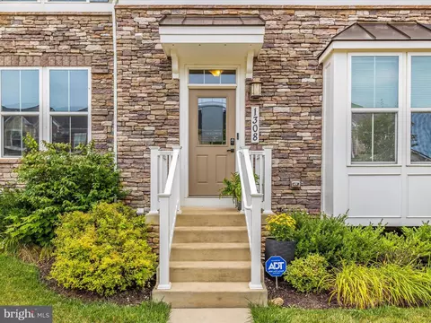 1308 Scheer St, Brunswick, MD 21716 photo 2
