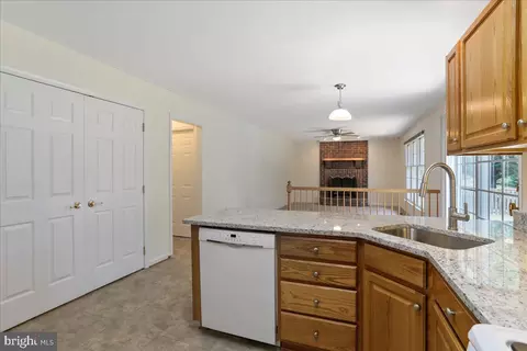 2482 Wayside Ct, Frederick, MD 21702 photo 8