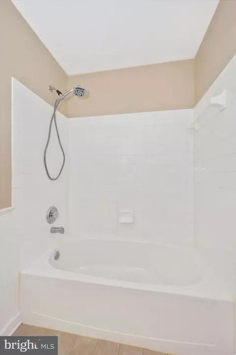 Bath - 3548 Winthrop Ln, Frederick, MD 21704 photo 4 of 4