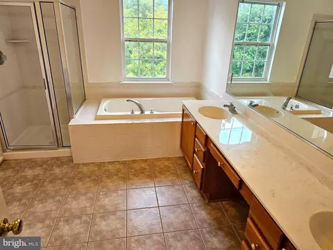 Bath - 1019 Storrington Dr, Frederick, MD 21702 photo 1 of 6