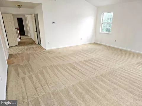 Entry Way - 1019 Storrington Dr, Frederick, MD 21702 photo 9 of 11