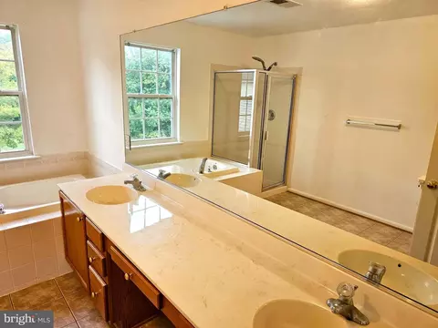 Bath - 1019 Storrington Dr, Frederick, MD 21702 photo 3 of 6