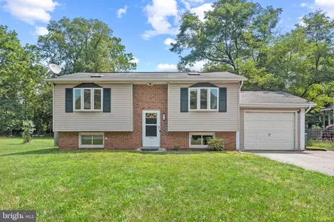 20 Elm St, Thurmont, MD 21788