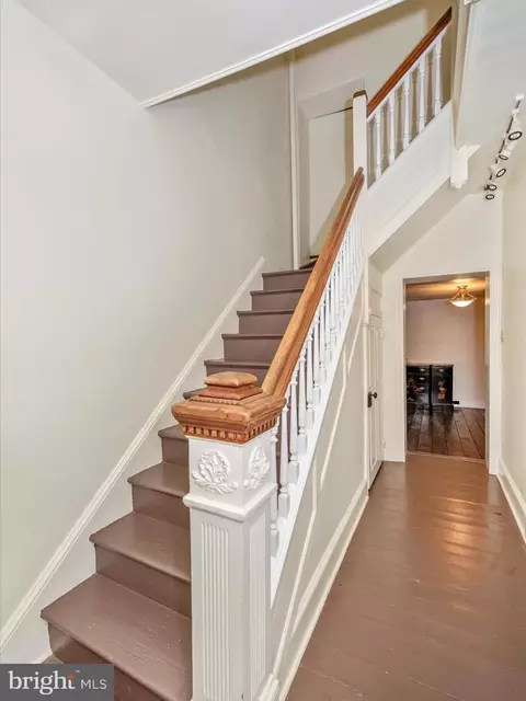 Entry Way - 105 4th St W, Frederick, MD 21701 photo 2 of 4