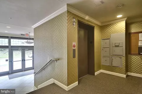 Entry Way - 35 E All Saints St #102, Frederick, MD 21701 photo 2 of 3