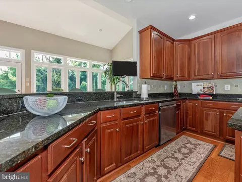 Kitchen - 6 Farmstead Pl, Middletown, MD 21769 photo 3 of 8