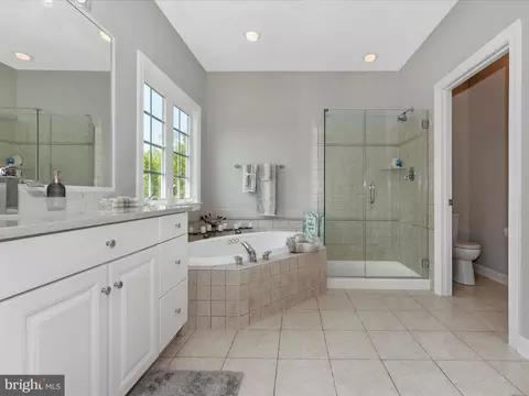 Bath - 6 Farmstead Pl, Middletown, MD 21769 photo 2 of 6