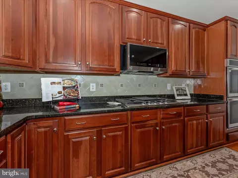 Kitchen - 6 Farmstead Pl, Middletown, MD 21769 photo 5 of 8