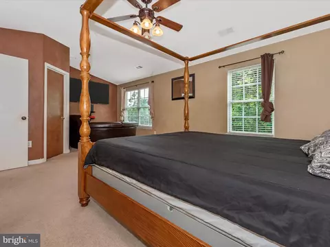 Bedroom - 133 Heathfield Dr, Frederick, MD 21702 photo 1 of 12