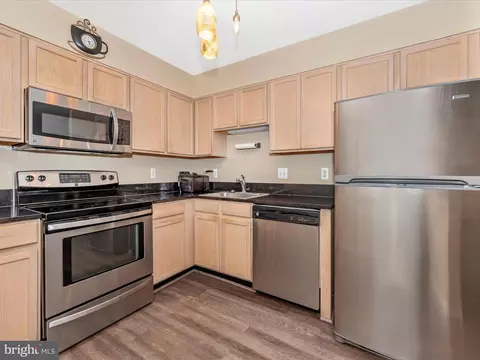 Kitchen - 133 Heathfield Dr, Frederick, MD 21702 photo 2 of 6