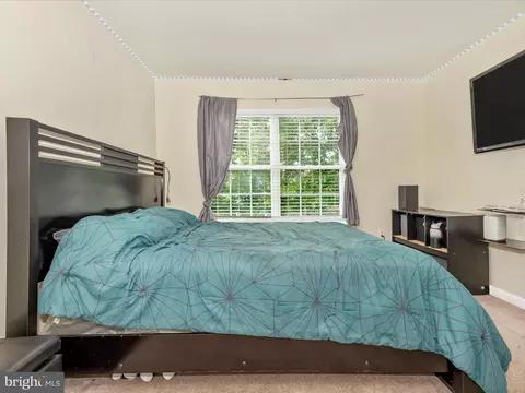 Bedroom - 133 Heathfield Dr, Frederick, MD 21702 photo 7 of 12