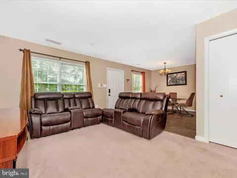 Living - 133 Heathfield Dr, Frederick, MD 21702 photo 1 of 3