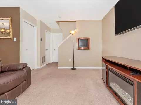 Living - 133 Heathfield Dr, Frederick, MD 21702 photo 3 of 3
