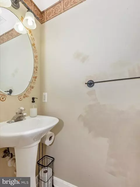 Bath - 133 Heathfield Dr, Frederick, MD 21702 photo 1 of 5