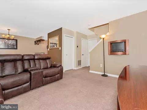 Living - 133 Heathfield Dr, Frederick, MD 21702 photo 2 of 3