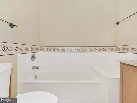 Bath - 133 Heathfield Dr, Frederick, MD 21702 photo 3 of 5