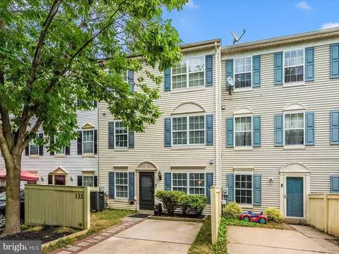 Exterior - 133 Heathfield Dr, Frederick, MD 21702 photo 2 of 13