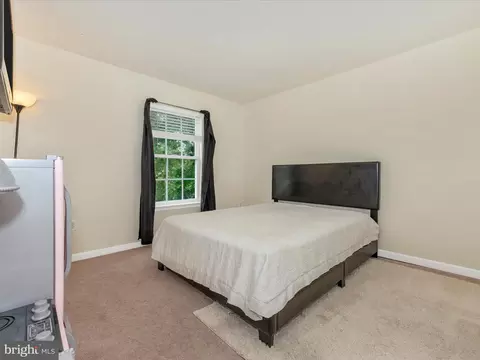 Bedroom - 133 Heathfield Dr, Frederick, MD 21702 photo 9 of 12