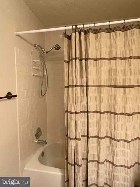 Bath - 2176 Ambleside Ct, Frederick, MD 21702 photo 6 of 6